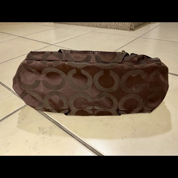 Beautiful brown signature print Coach pocketbook (authentic) - Picture 6 of 9
